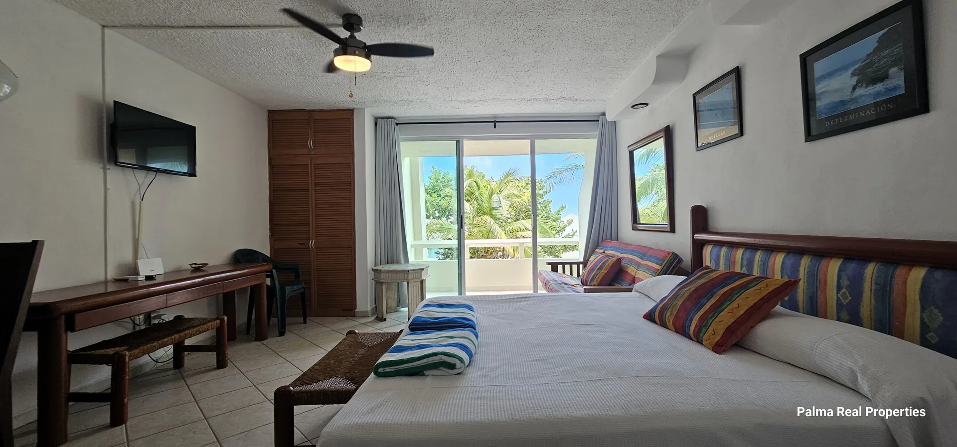 Beachfront Studio Apartment with Ocean View in Cancun's Hotel Zone