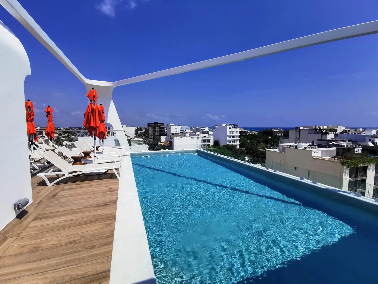 Luxury Building Steps from the Beach with Rooftop Infinity Pool in Playa del Carmen