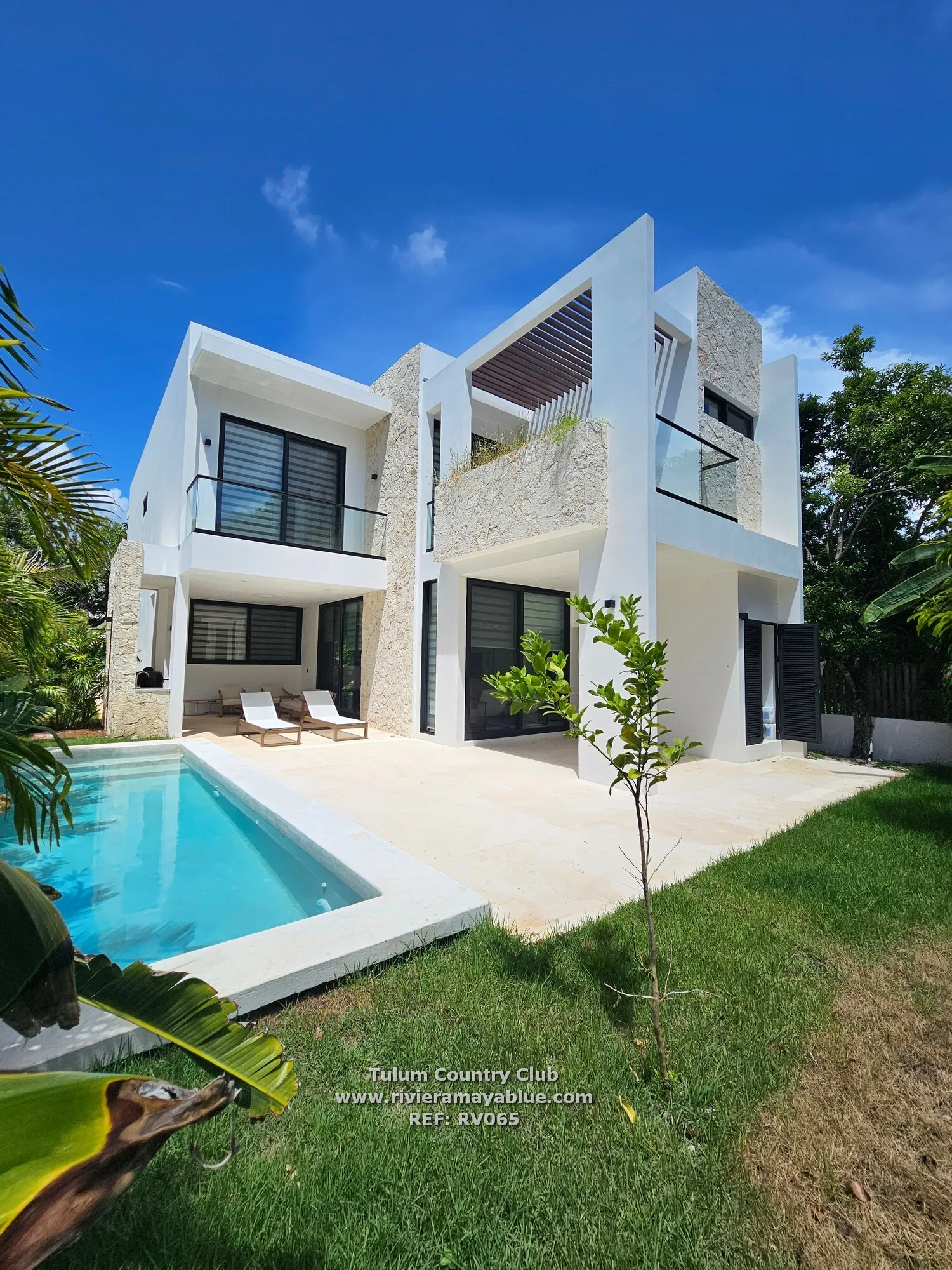 Luxury 4-Bedroom Villa with Private Pool in Tulum Country Club