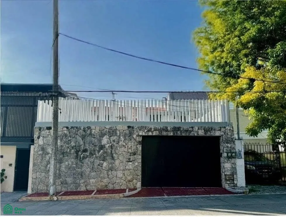 5-Bedroom House with Independent Apartment and Mixed-Use Zoning in Downtown Cancún