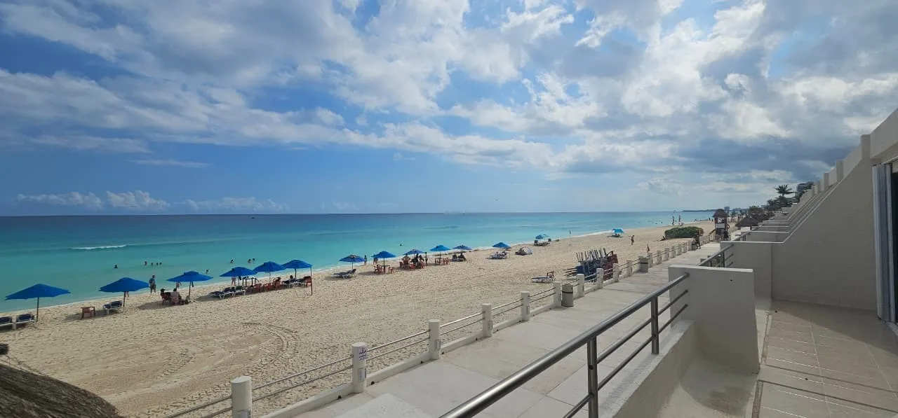 Beachfront Duplex Condo with 3 Bedrooms and Direct Sand Access in Cancun's Hotel Zone