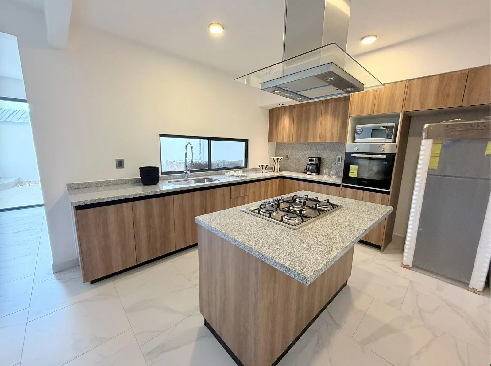 Three-Bedroom Home with Private Jacuzzi Terrace on Spacious Lot in Riviera Maya