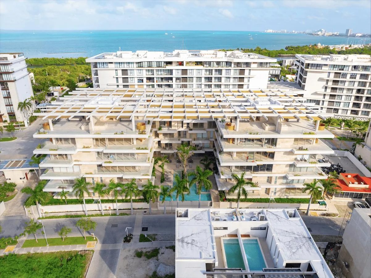 Luxury Residences with Marina Access and Rooftop Amenities in Puerto Cancún