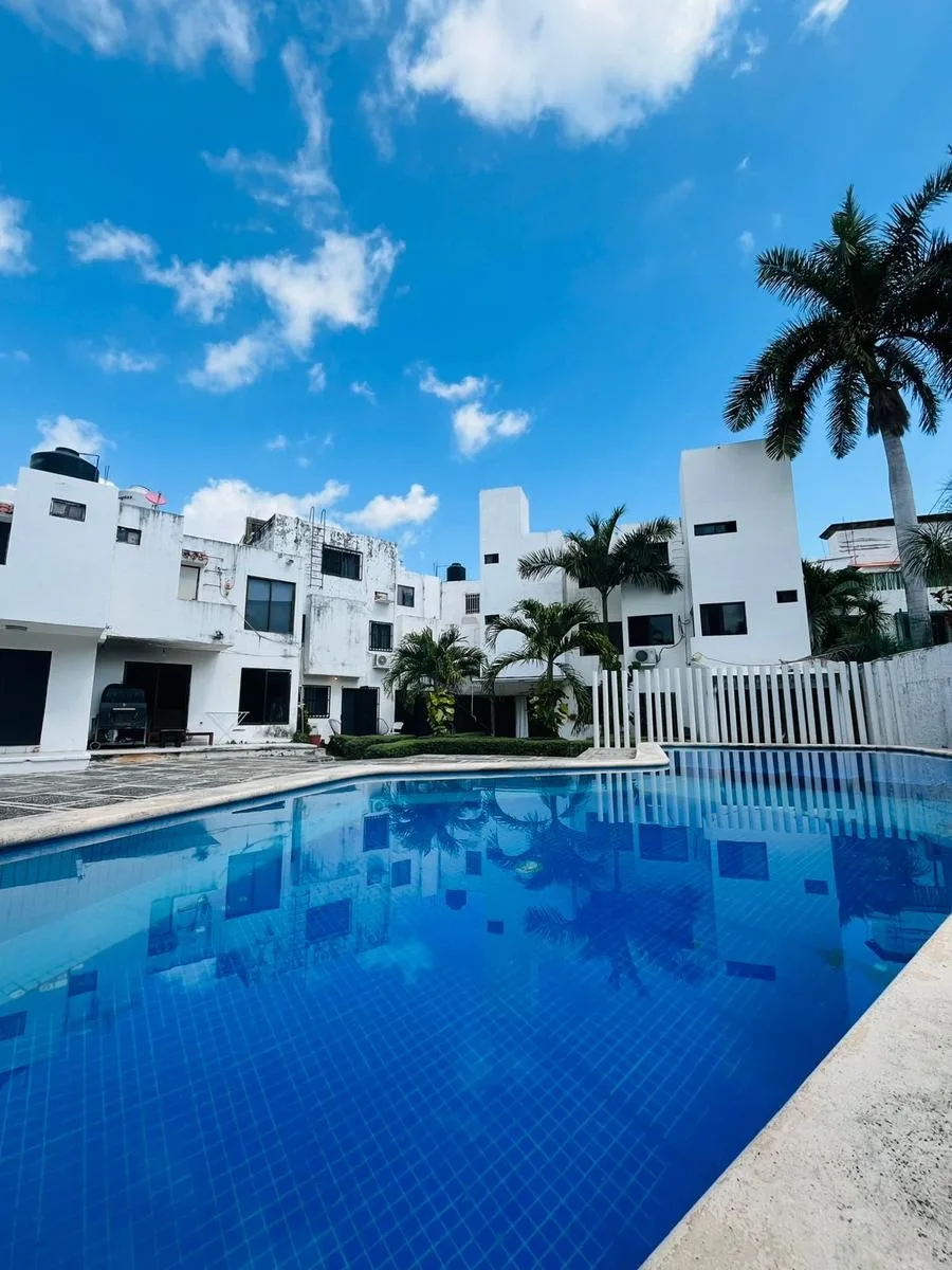 3-Bedroom, 3-Story Home in Exclusive Residential Community on Avenida del Sol, Cancún Centro