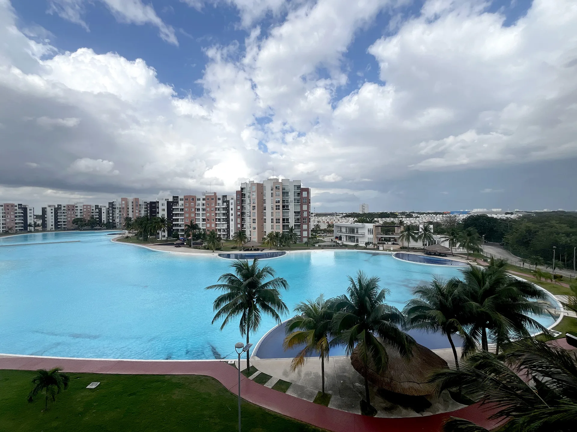 Spacious 3-Bedroom Apartment with Lagoon View and Pool Access in Cancun's Supermanzana 320