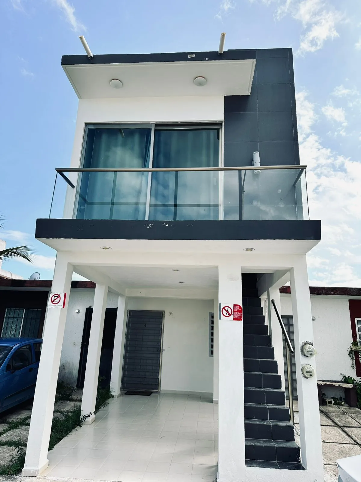 5-Bedroom Dual-Purpose House with Rental Studios and Included Furniture in Puerto Morelos