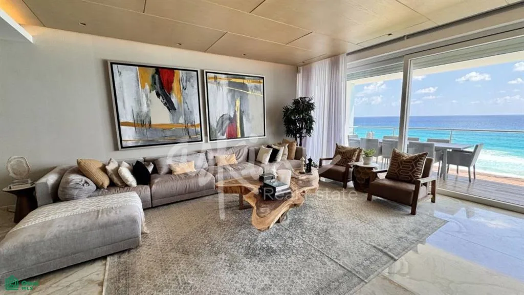Luxury Oceanfront Corner Apartment with Over 5 Bedrooms in Cancún's Zona Hotelera