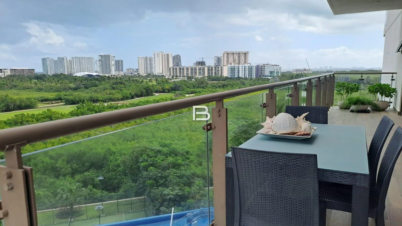 3-Bedroom Apartment with Sea and Golf Course Views in Be Towers, Cancún