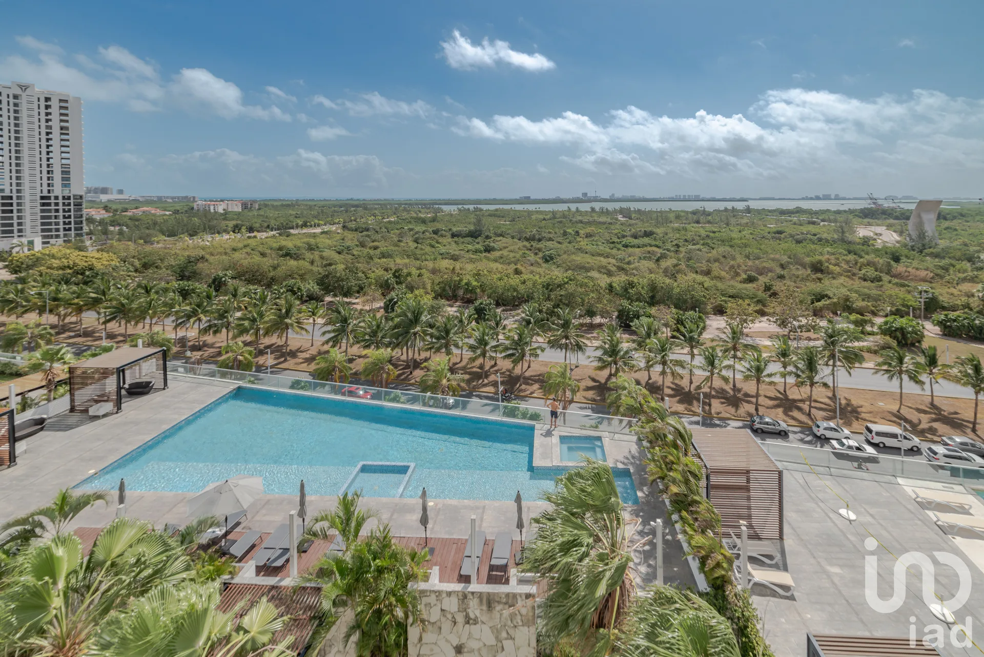 3-Bedroom Penthouse with Caribbean Views in Malecón Americas, Cancún