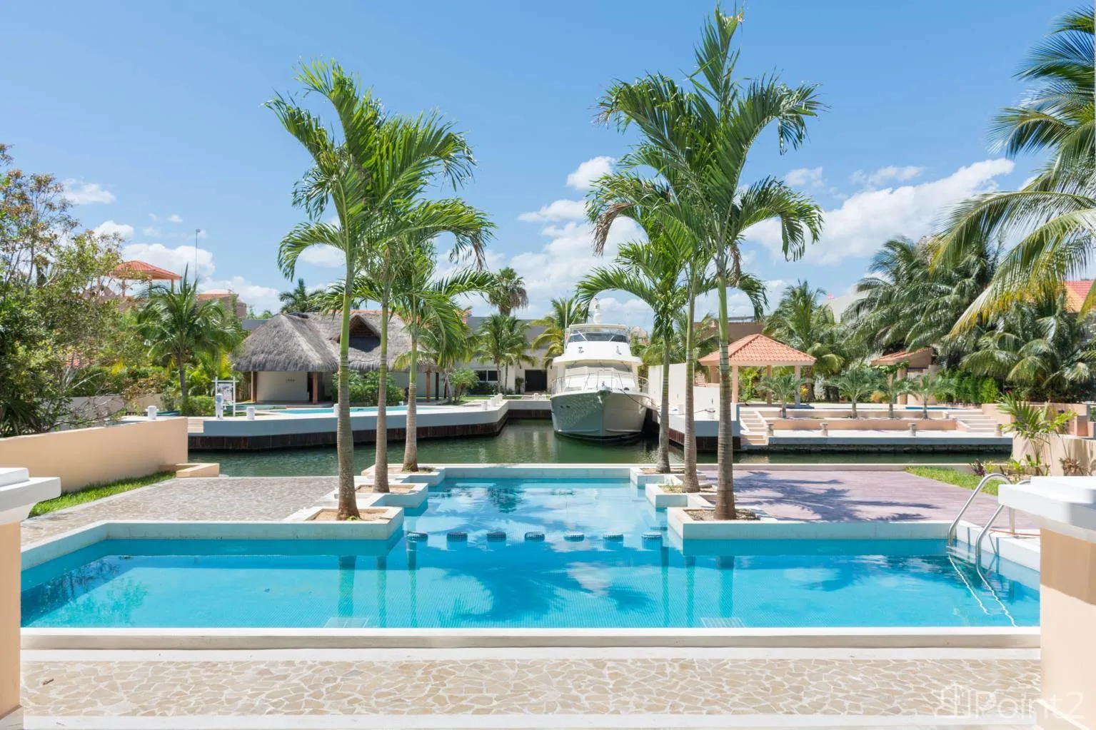 Luxury 5-Bedroom Villa with Private Pool, Marina Views, and Direct Dock Access in Puerto Aventuras