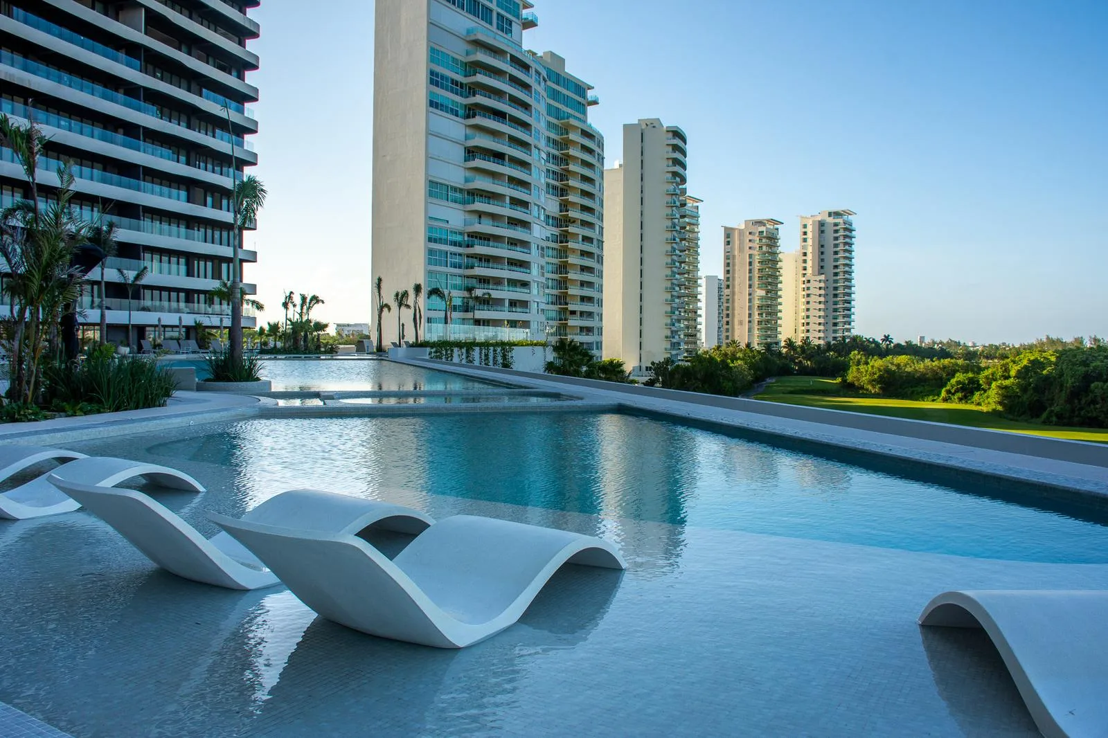 WOHA Puerto Cancún: Eco-Smart 2 & 3 Bedroom Residences with Sea, Golf, and Nature Reserve Views